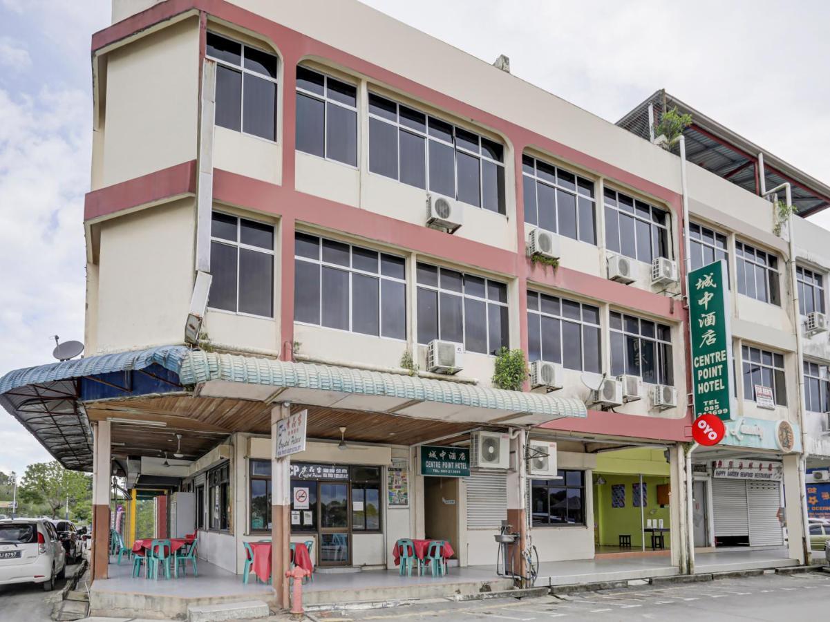 Oyo 90376 Centre Point Hotel Limbang Esterno foto