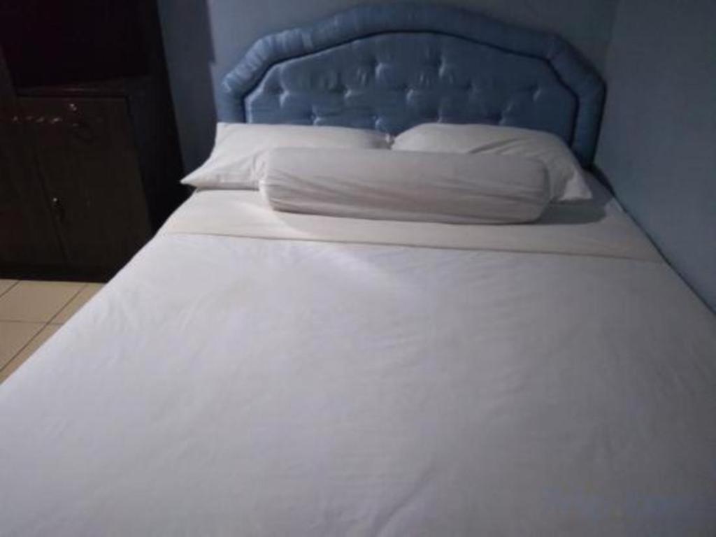 Oyo 90376 Centre Point Hotel Limbang Esterno foto